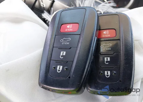 2021 Toyota Highlander Le z USA, uszkodzony, nr VIN 5TDZZRAH1MS071300